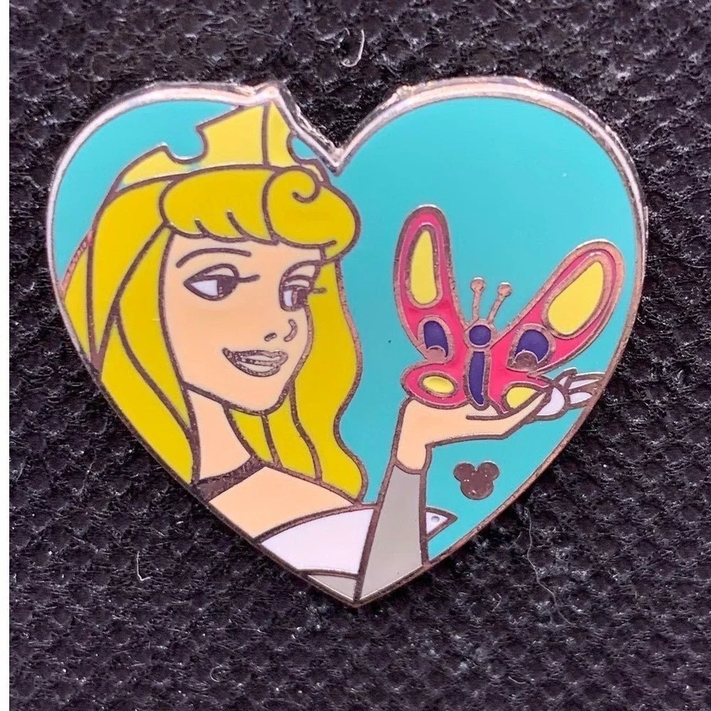 2010 Aurora Sleeping Beauty Disney princess pin hidden Mickey butterflies